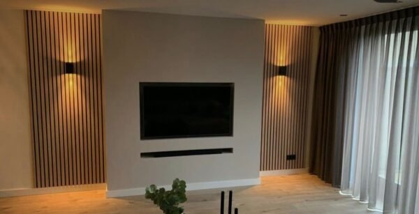 Cinewall Marilyn – Luxury Feature Wall with Fireplace and Shelves